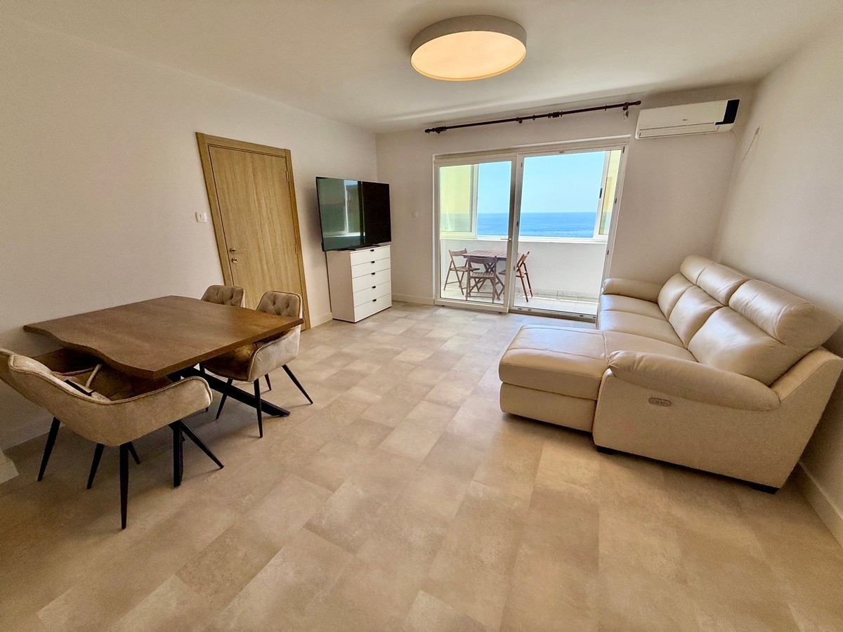 Jednosoban stan sa pogledom na more u novogradnji, Sveti Stefan, Budva 